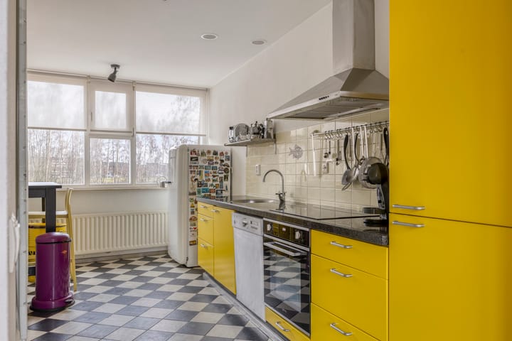 Photo 15 of Ommenstraat 45