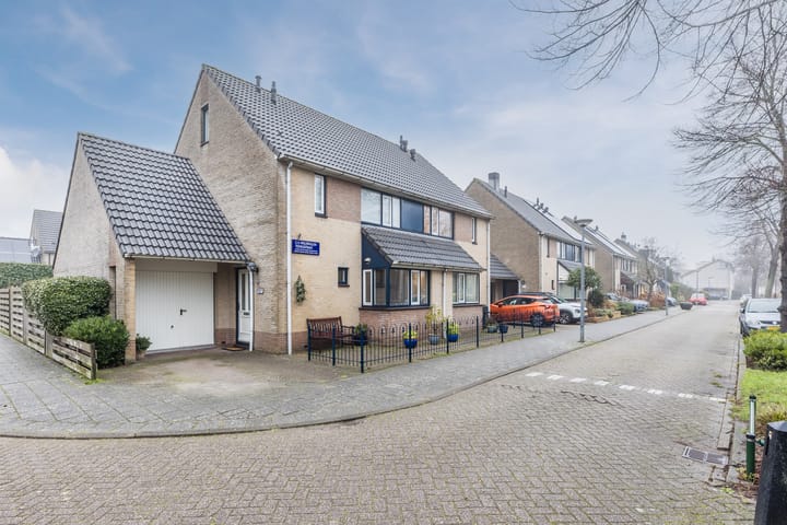 Photo 31 of G.A.Holzmüller-Teengsstraat 9