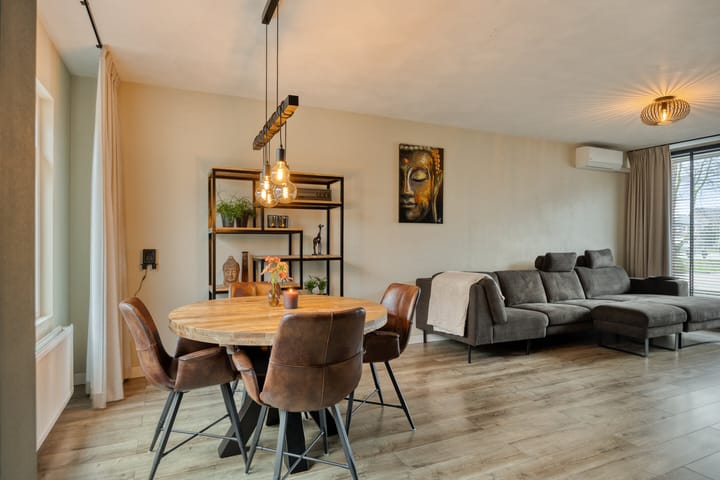 Photo 8 of Vezelstraat 11