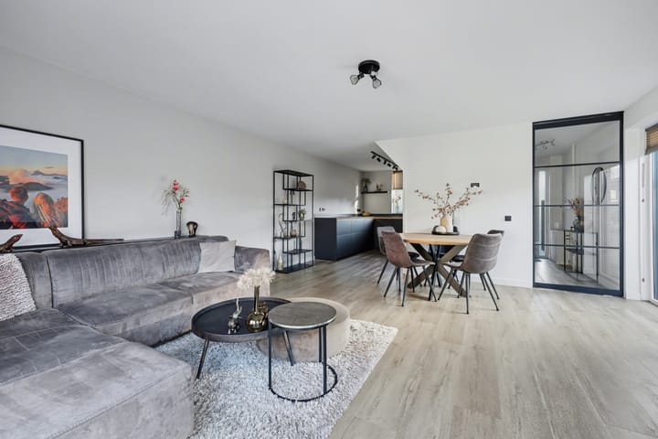 Foto 2 van Emsdettenplein 1