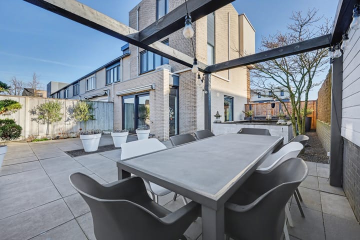 Foto 3 van Emsdettenplein 1