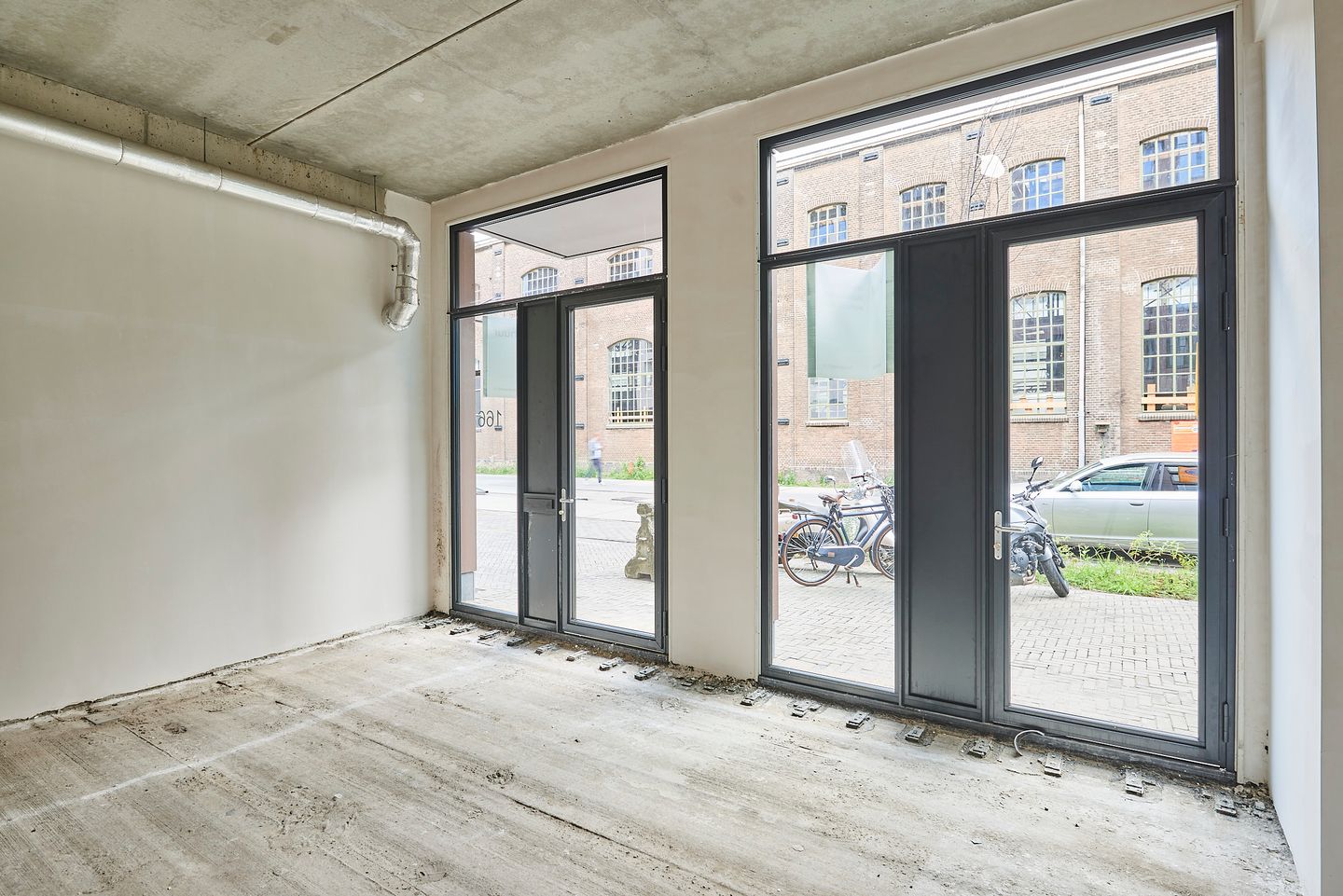 Bekijk foto 2 van Oostenburgermiddenstraat 166