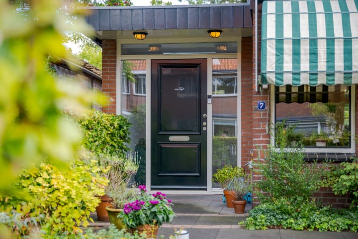 Photo 11 of Narcisstraat 7