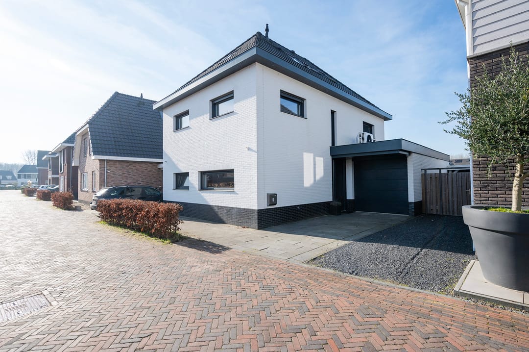 Foto 1 van Niels Bohrstraat 6