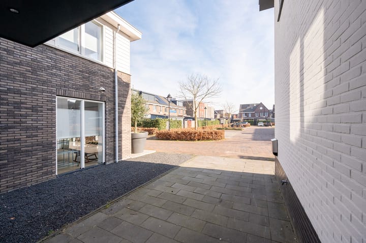 Photo 2 of Niels Bohrstraat 6