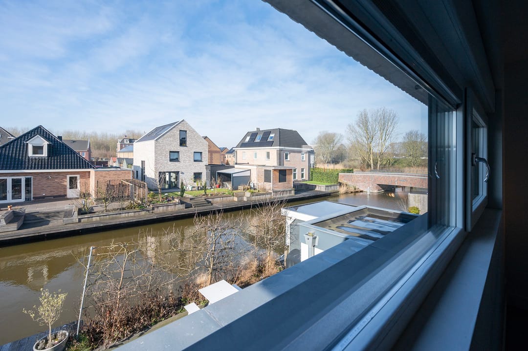 Foto 22 van Niels Bohrstraat 6