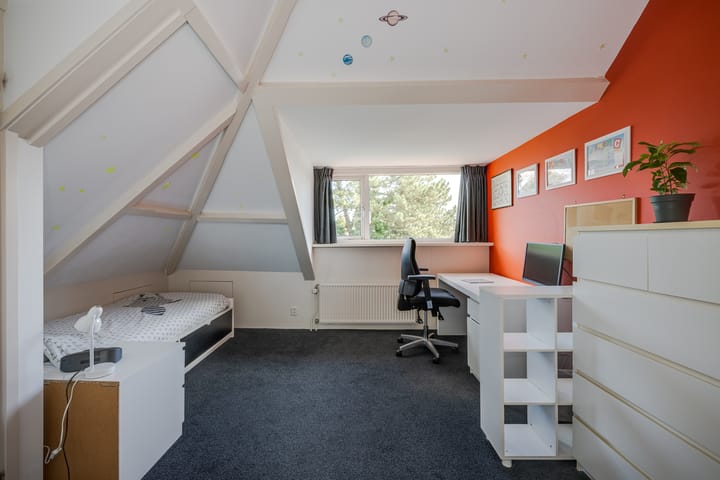 Photo 38 of Narcisstraat 7