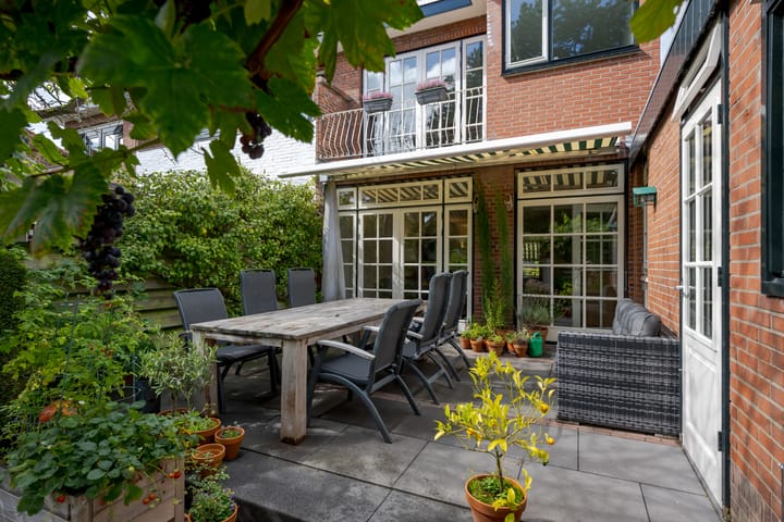 Photo 44 of Narcisstraat 7