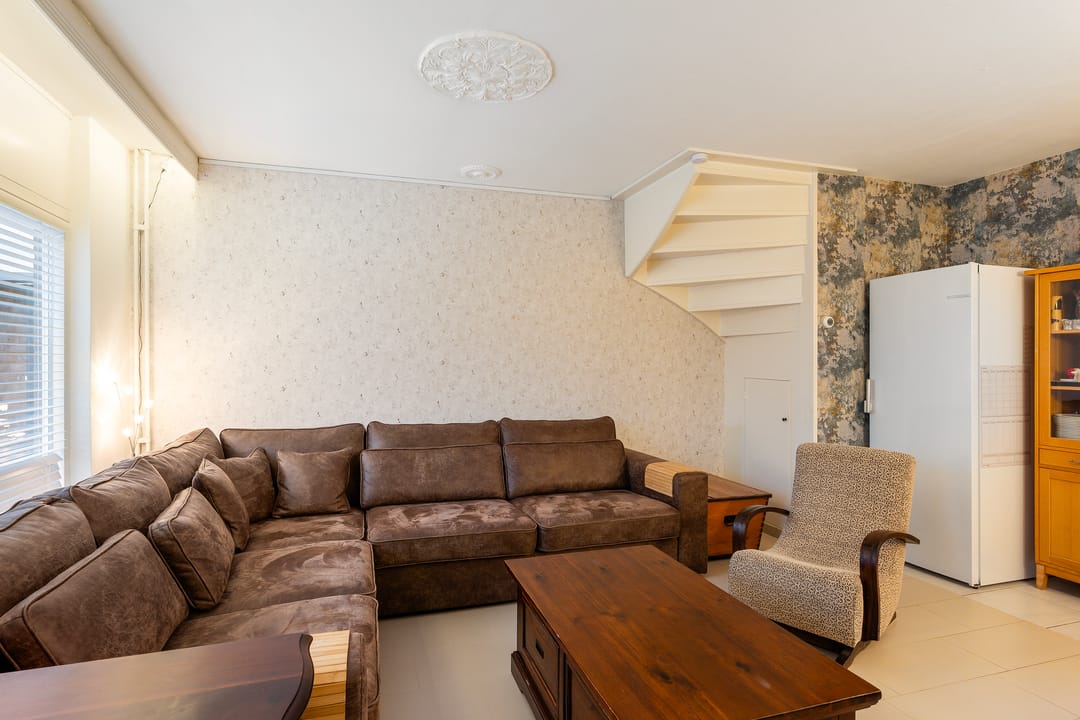 Photo 11 of Heliotroop 68