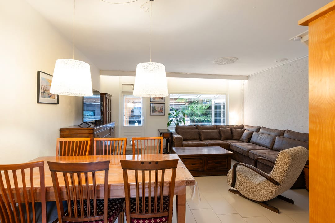 Photo 13 of Heliotroop 68