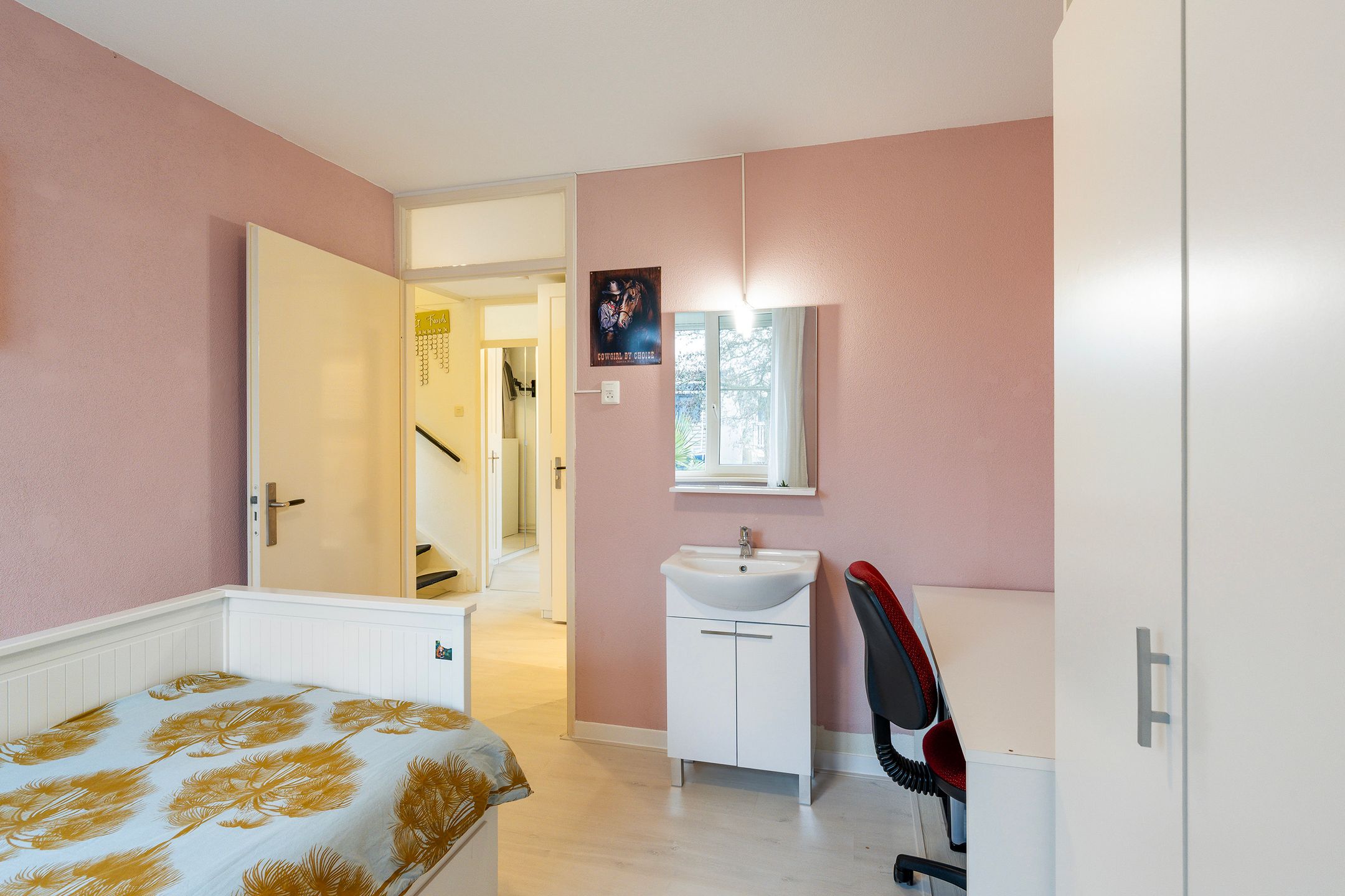 Photo 21 of Heliotroop 68