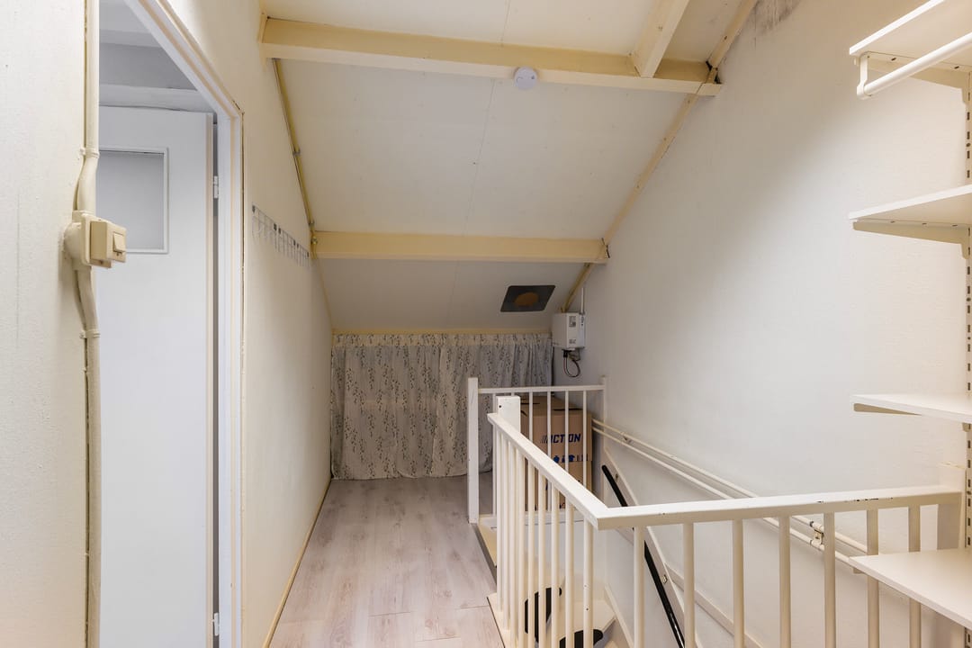 Photo 26 of Heliotroop 68