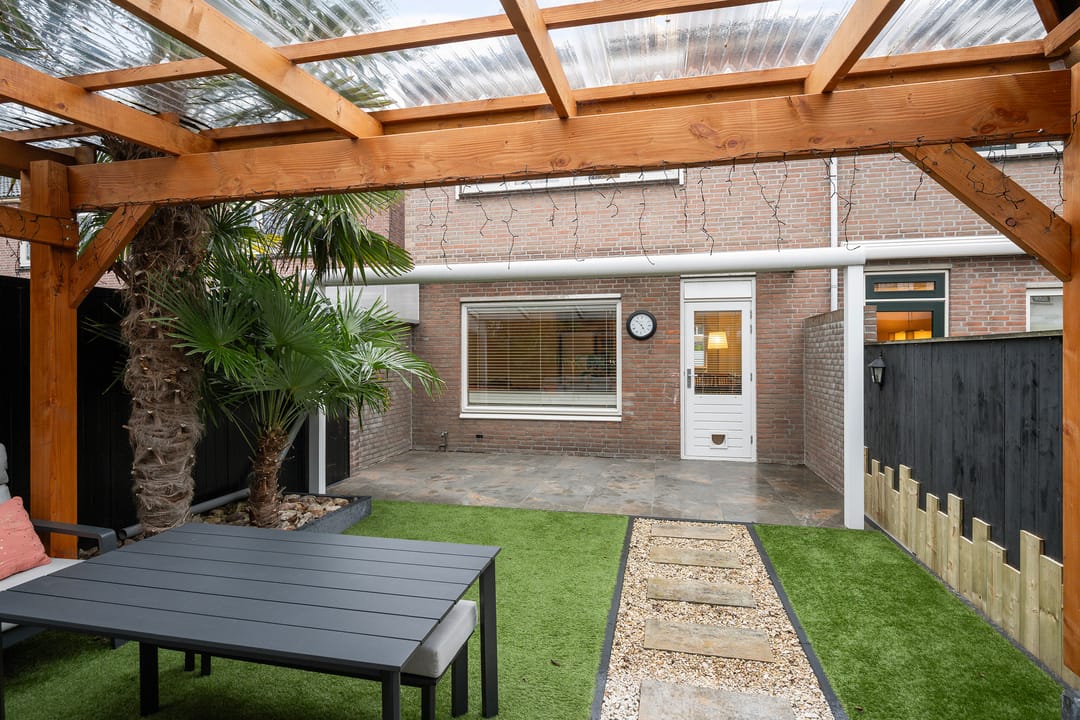 Photo 31 of Heliotroop 68