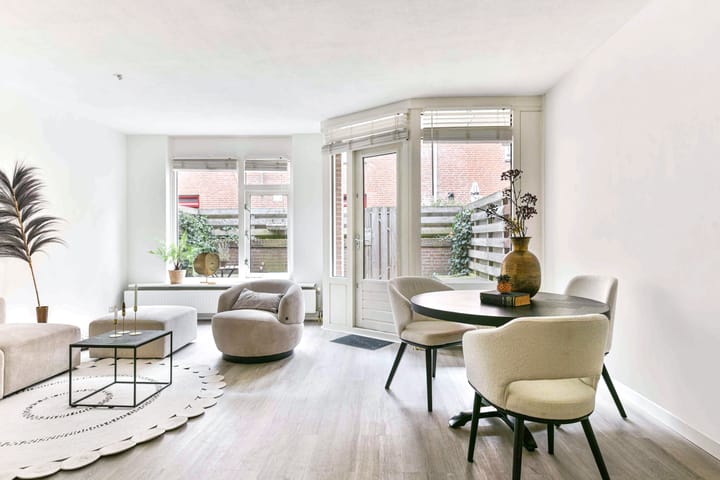 Foto 12 van Haagplein 8