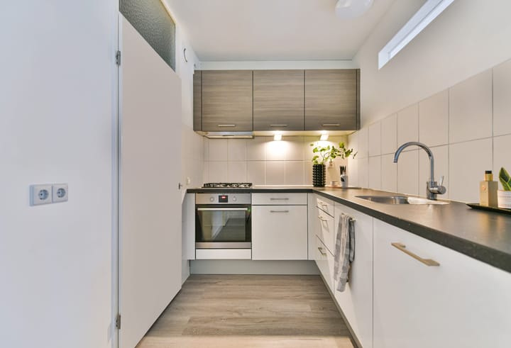 Foto 15 van Haagplein 8