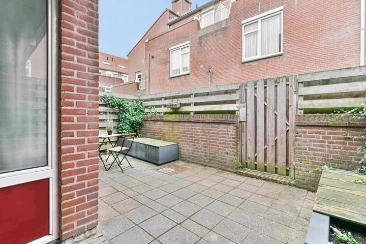 Foto 23 van Haagplein 8