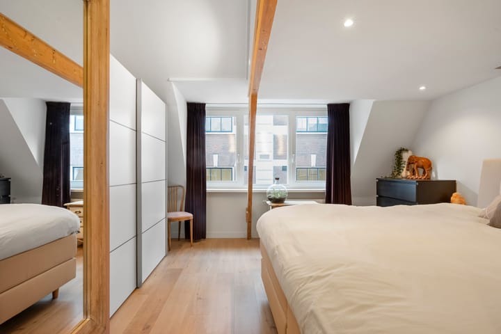 Photo 4 of Schoterstraat 27
