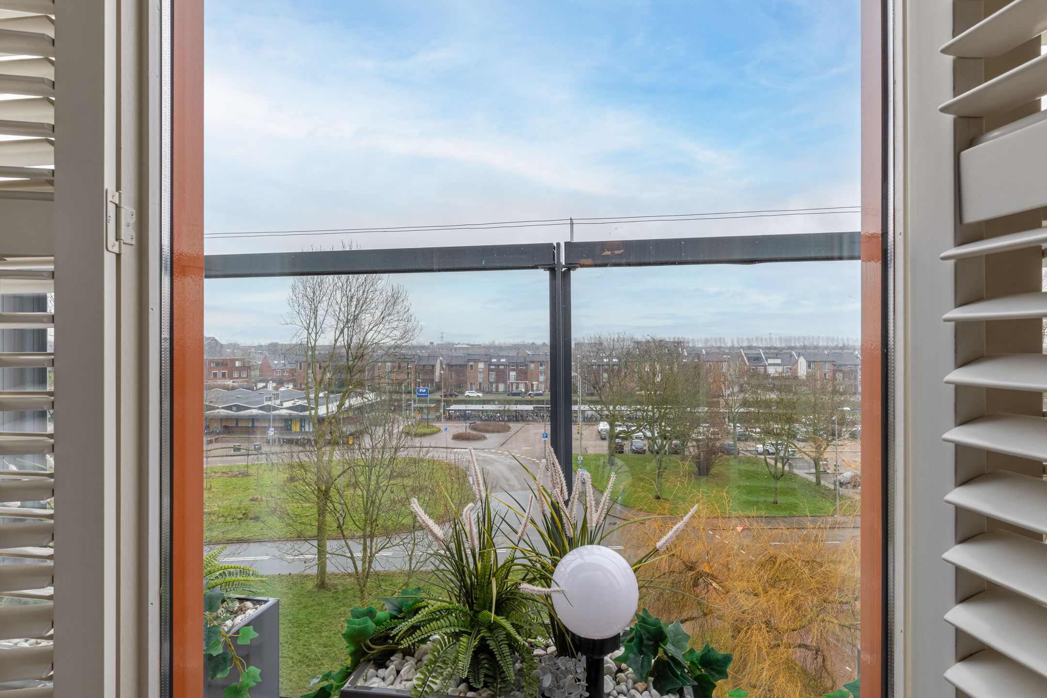 Photo 9 of Lessestraat 316