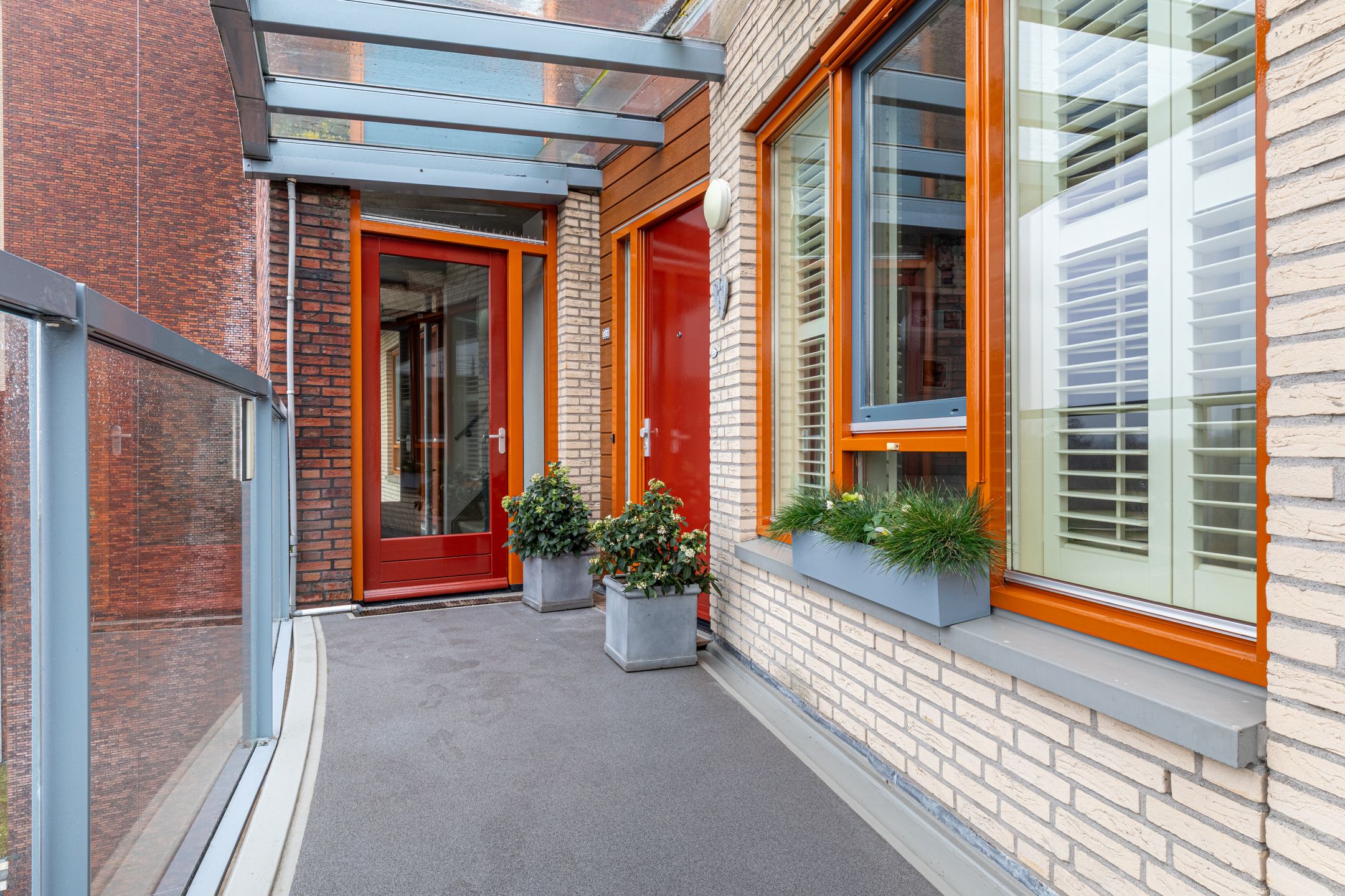 Photo 39 of Lessestraat 316