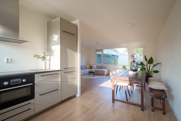 Photo 12 of M.J. Granpré Molièrestraat 58