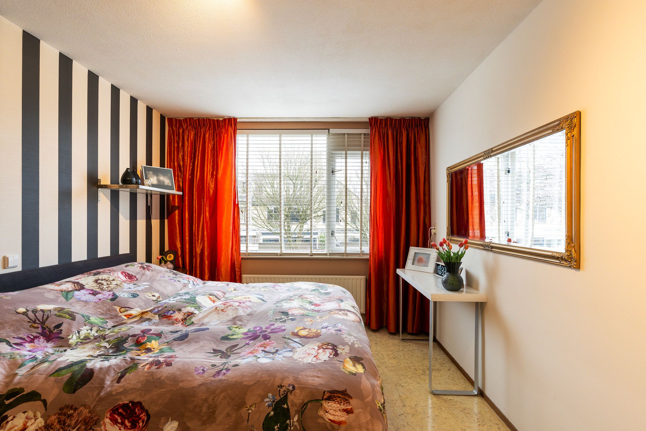 Foto 15 van Vondellaan 25