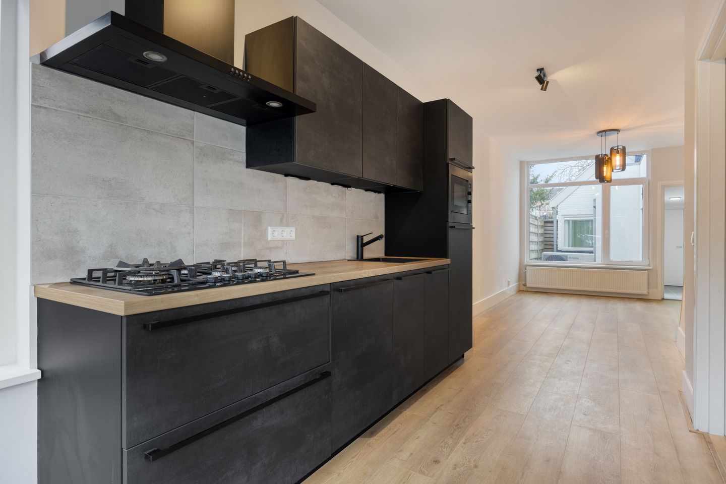 Photo 4 of Toussaintstraat 7-A