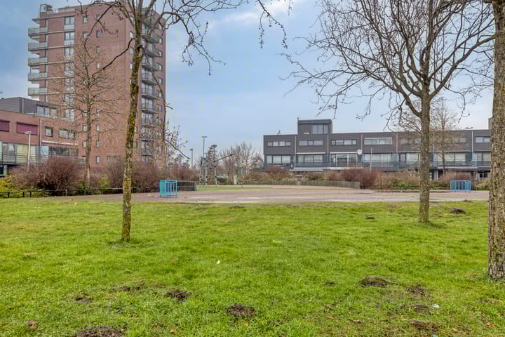 Photo 56 of Bisonstraat 130