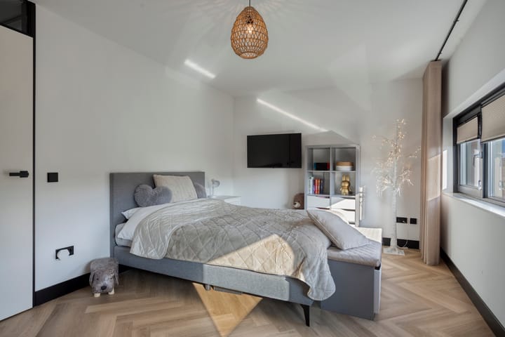 Photo 39 of Bisonstraat 130