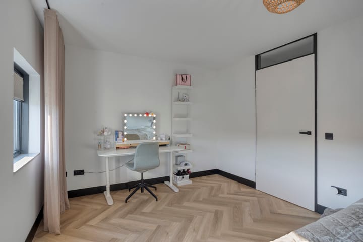 Photo 40 of Bisonstraat 130