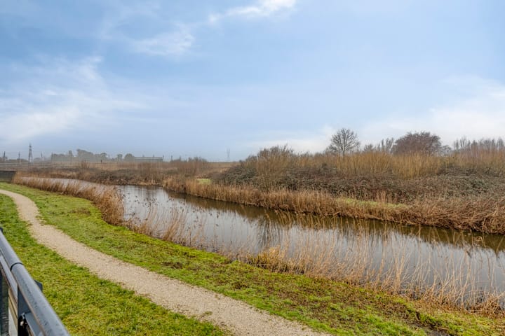 Photo 43 of Bisonstraat 130