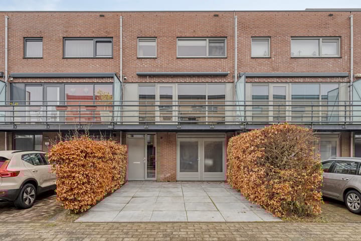 Photo 4 of Bisonstraat 130