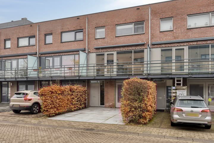 Photo 8 of Bisonstraat 130