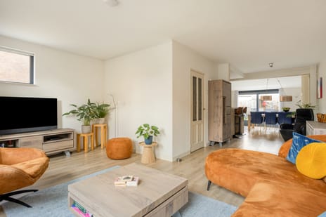 Pauwoog 7 tertiary image