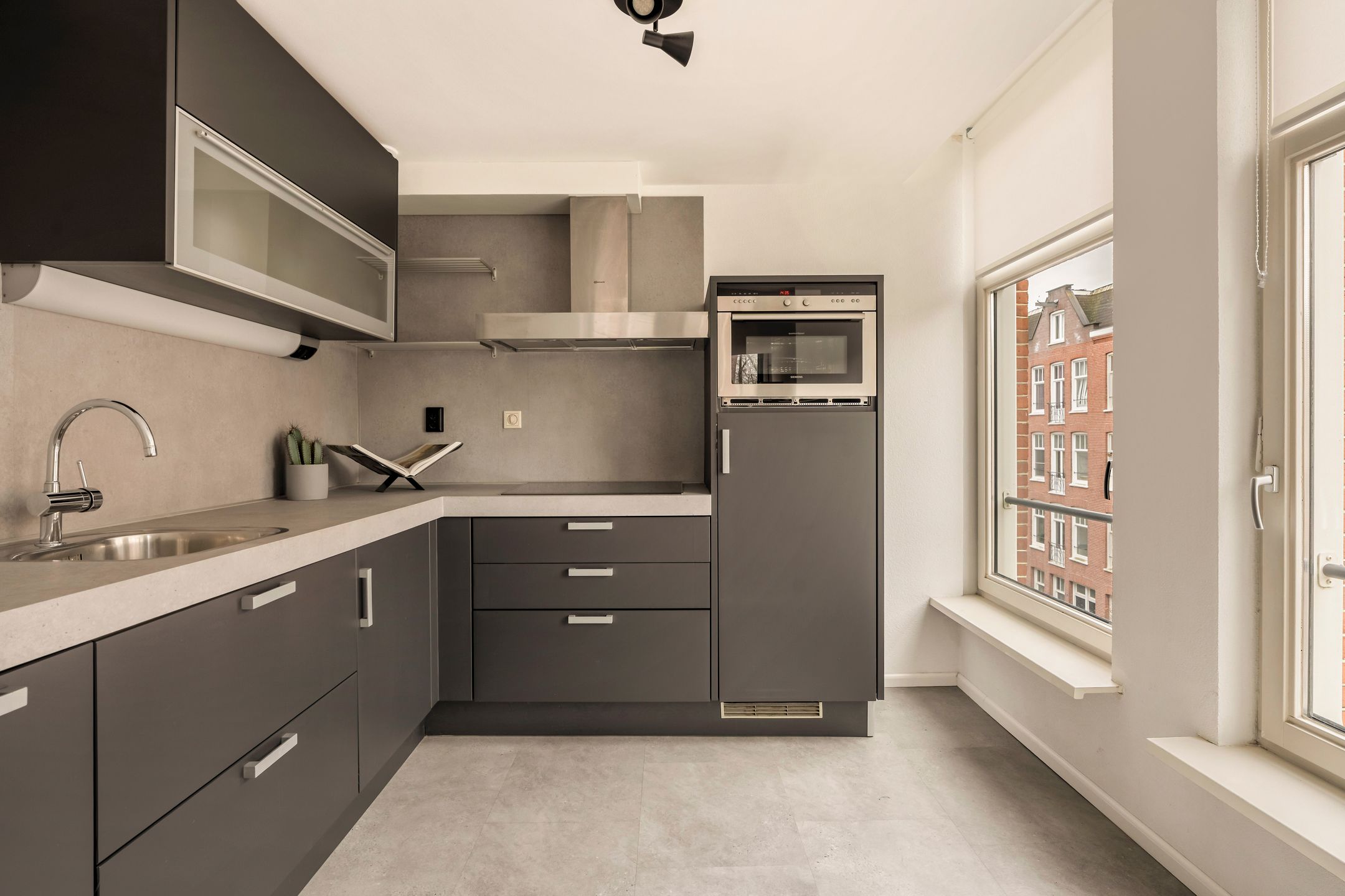 Photo 12 of Fannius Scholtenstraat 9-B