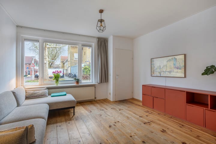 Photo 4 of Voornestraat 9