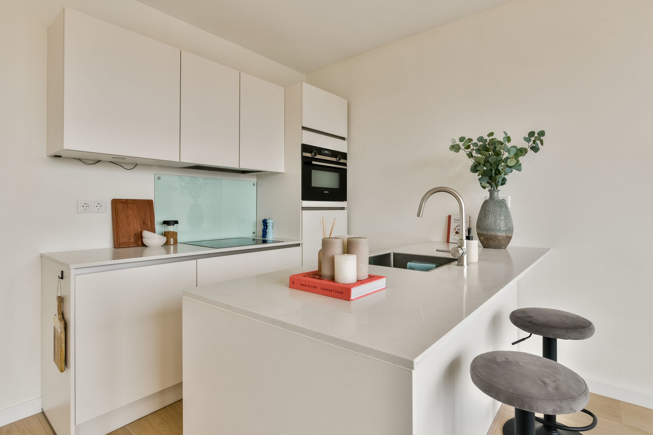 Foto 9 van Middenweg 221-3