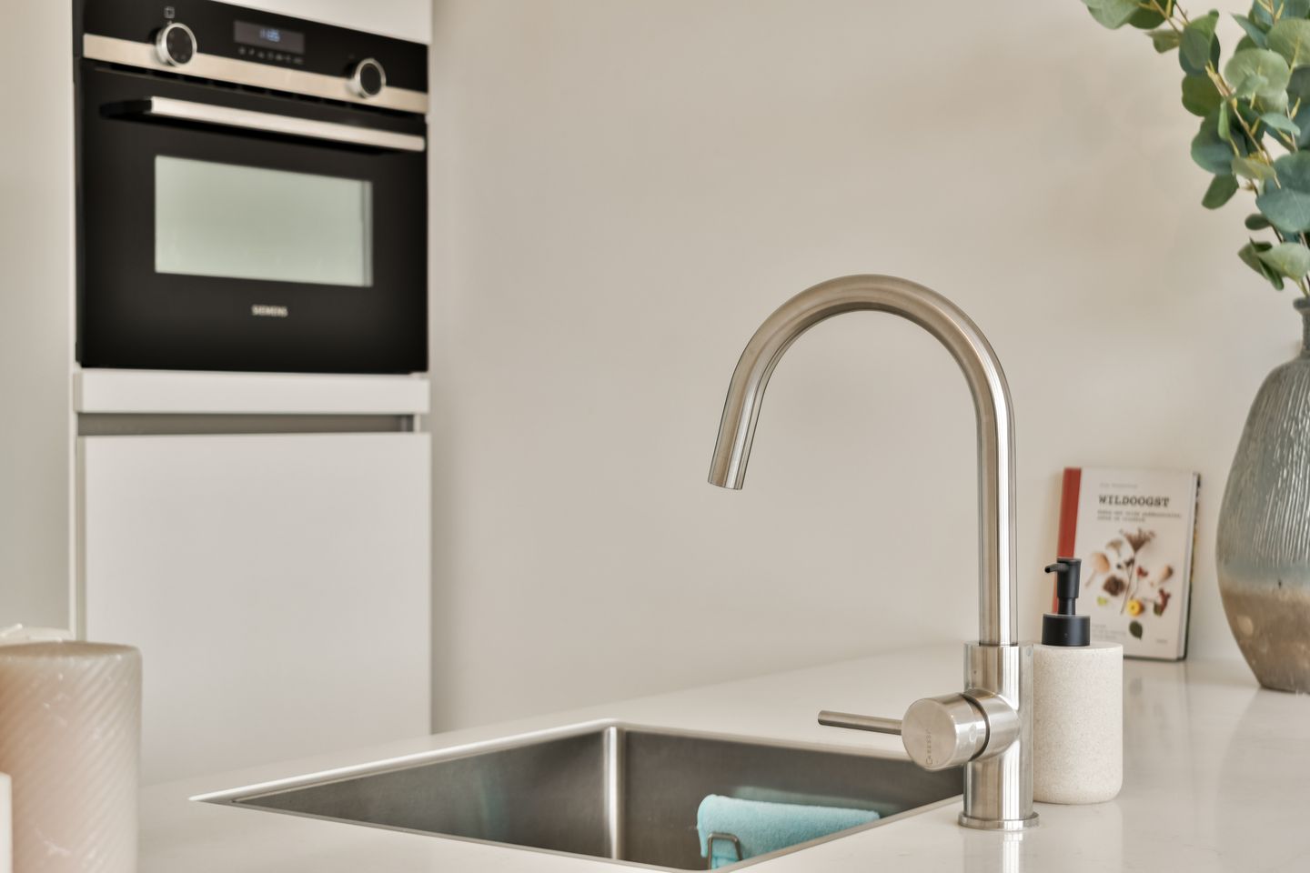 Foto 10 van Middenweg 221-3