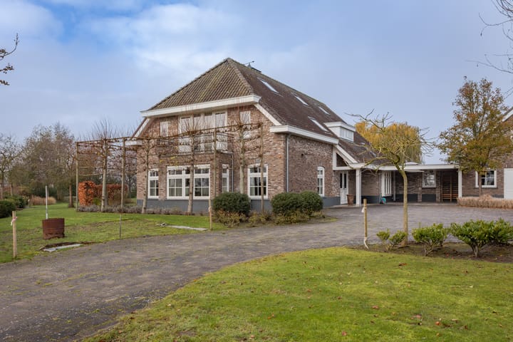 Photo 2 of Wagenweijdt 11