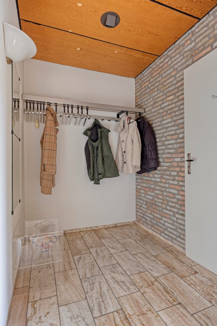 Photo 11 of Eekwal 8