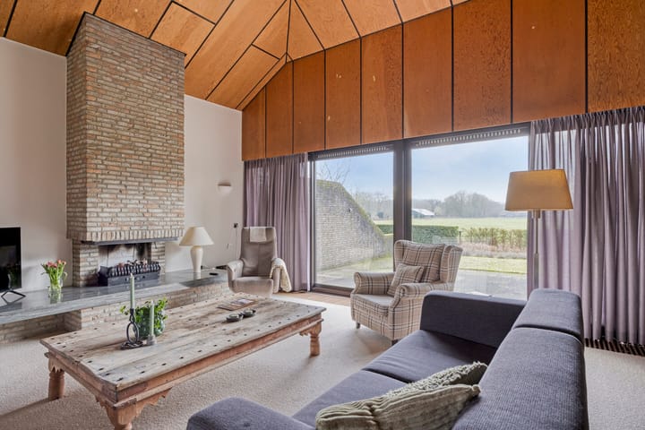 Photo 16 of Eekwal 8