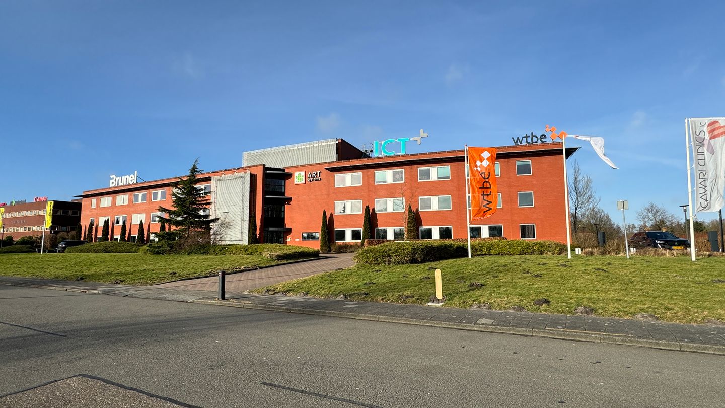 Bekijk foto 1 van Rozenburglaan 1