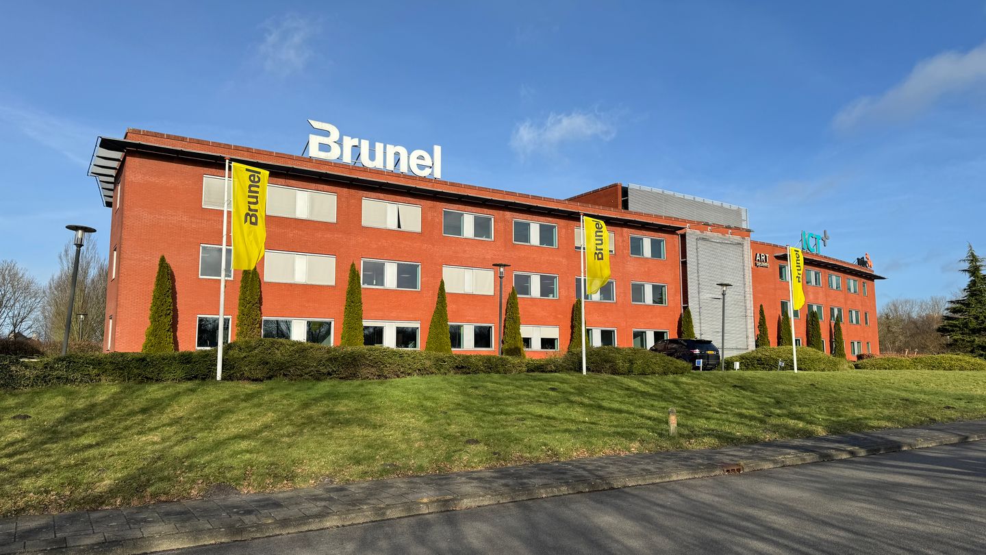 Bekijk foto 2 van Rozenburglaan 1