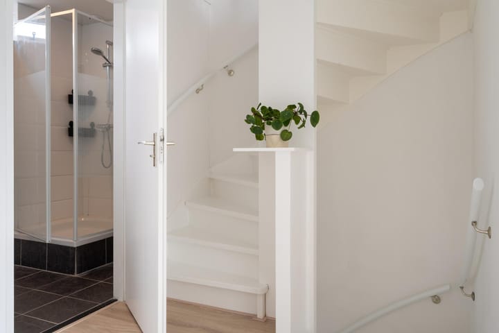 Photo 27 of De Plevier 2-A