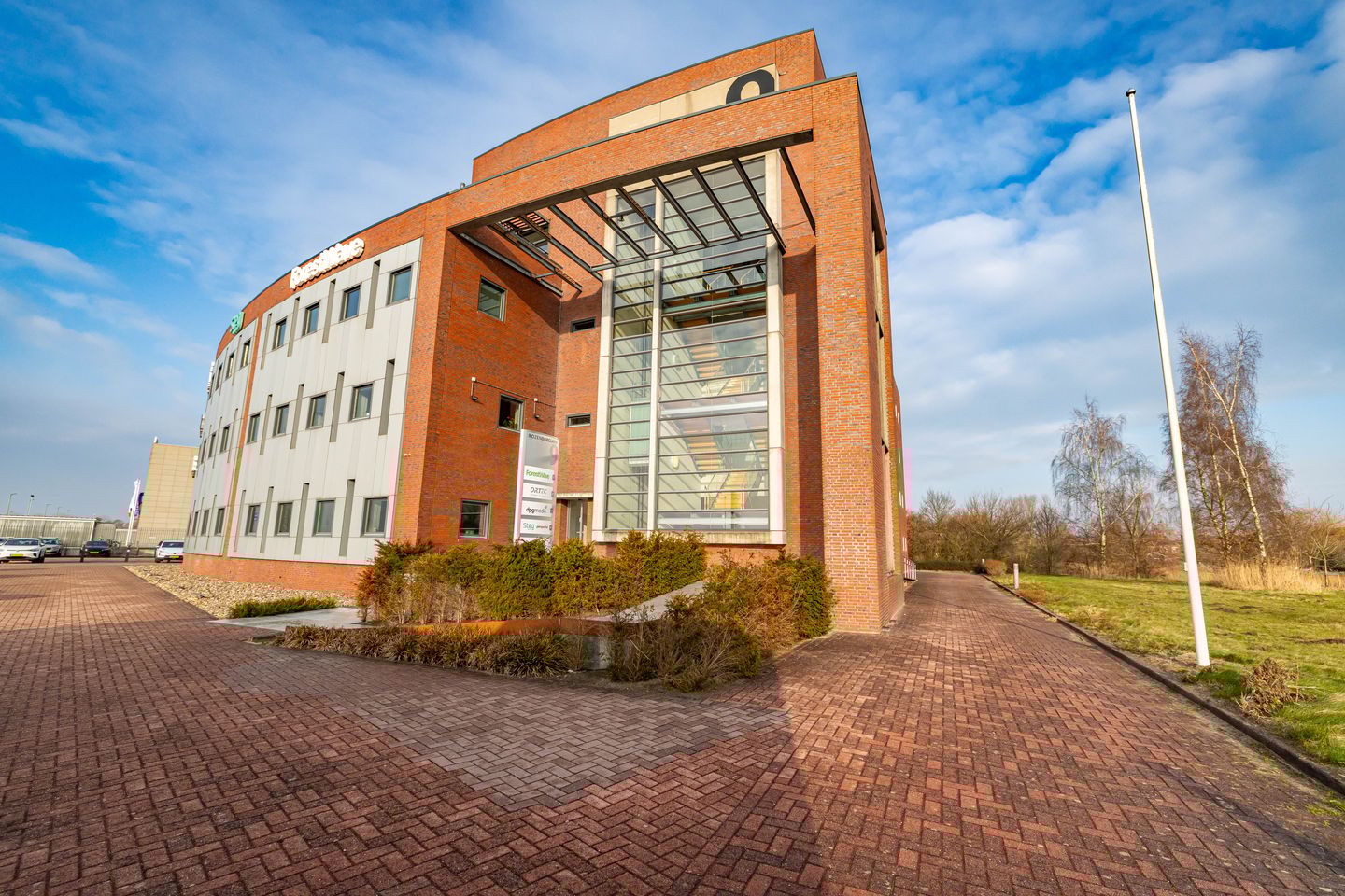 View photo 2 of Rozenburglaan 9