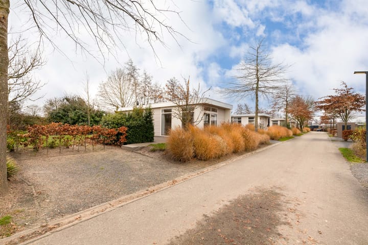 Foto 2 van Randmeerweg 8-115