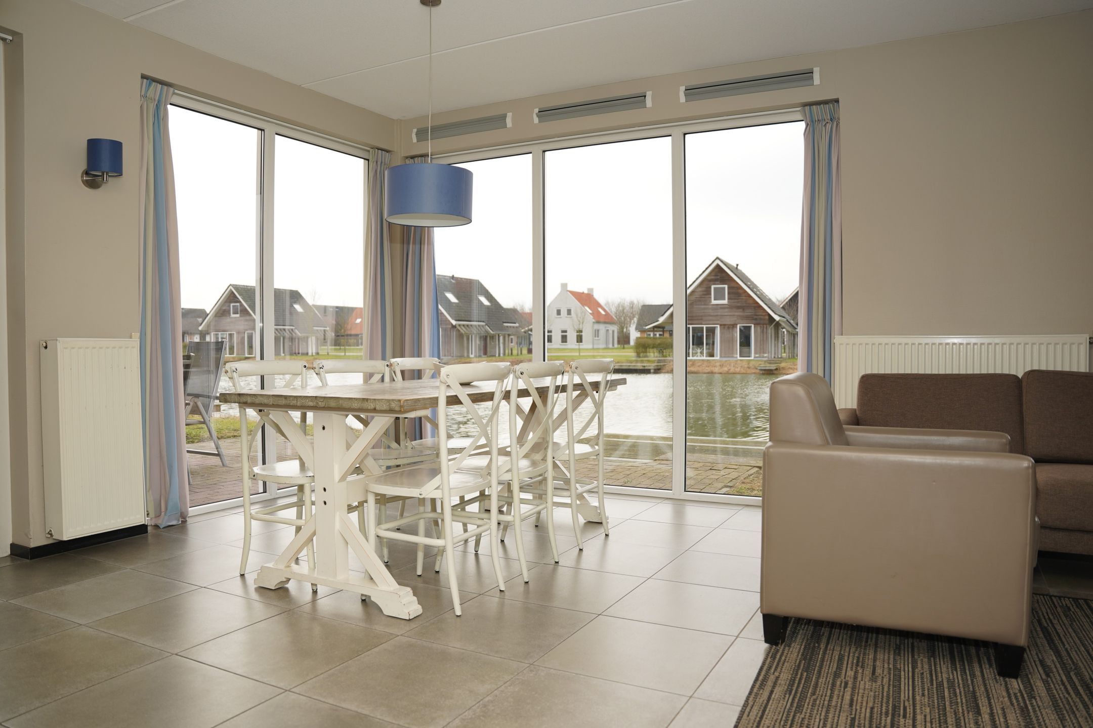 3-bedroom freehold villa in Nieuwvliet — photo 2 of 5