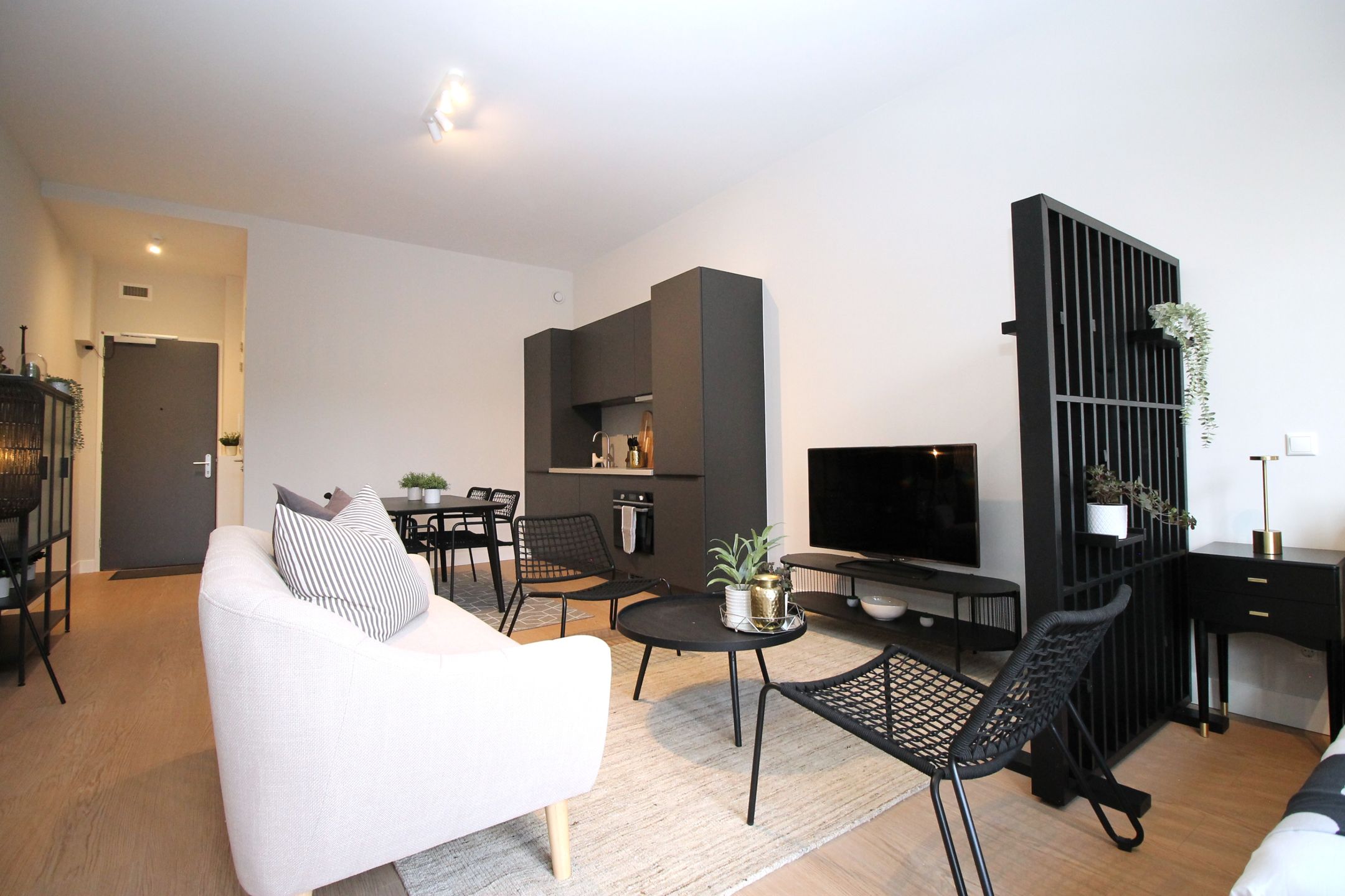 Foto 15 van Raamweg 15-E