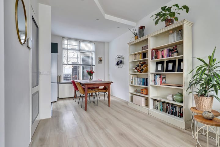 Photo 4 of Emmastraat 2