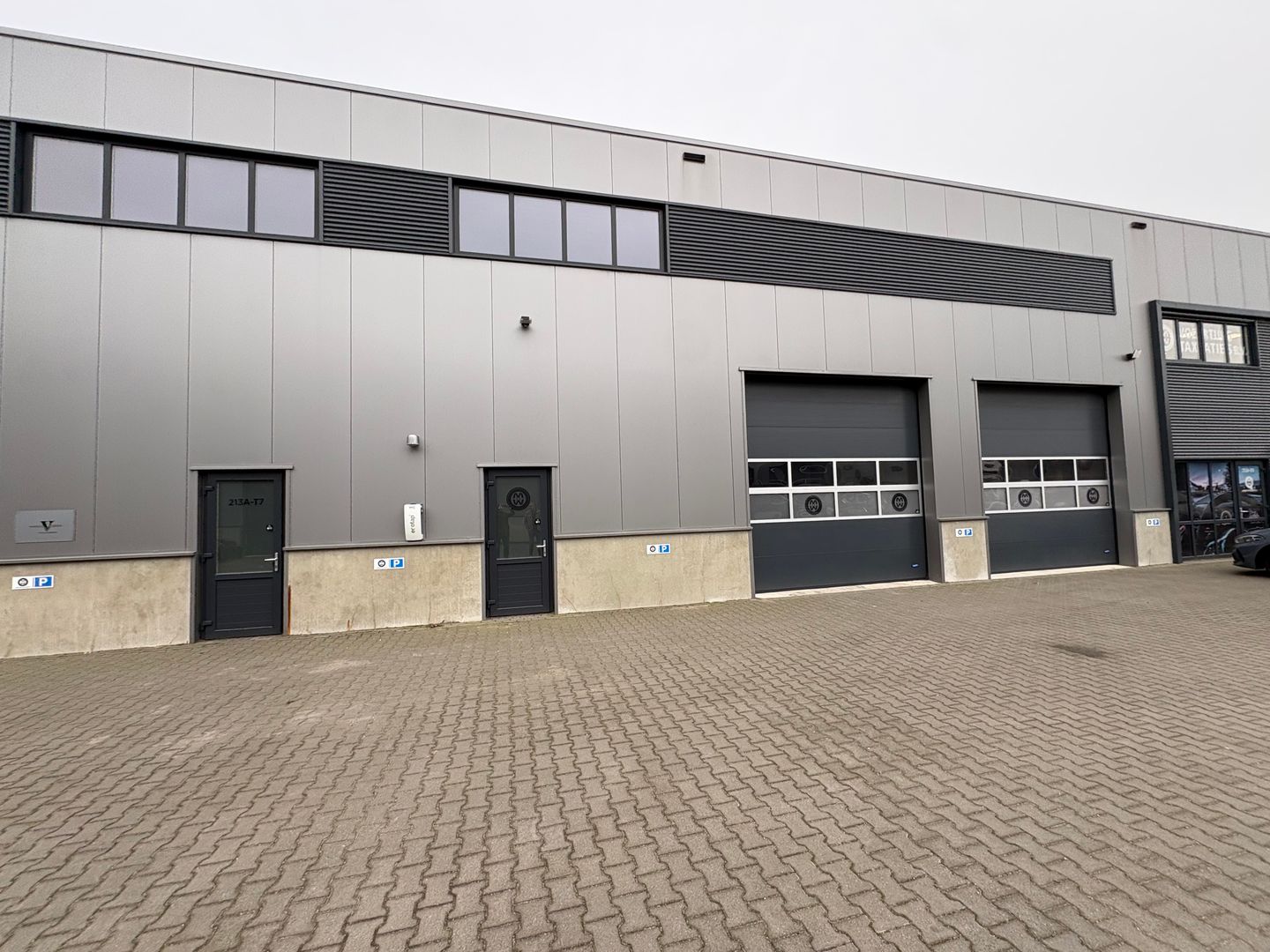 View photo 1 of De Vlonder 213-bT8