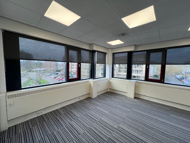 Bekijk foto 4 van Lopikerplein 2-a